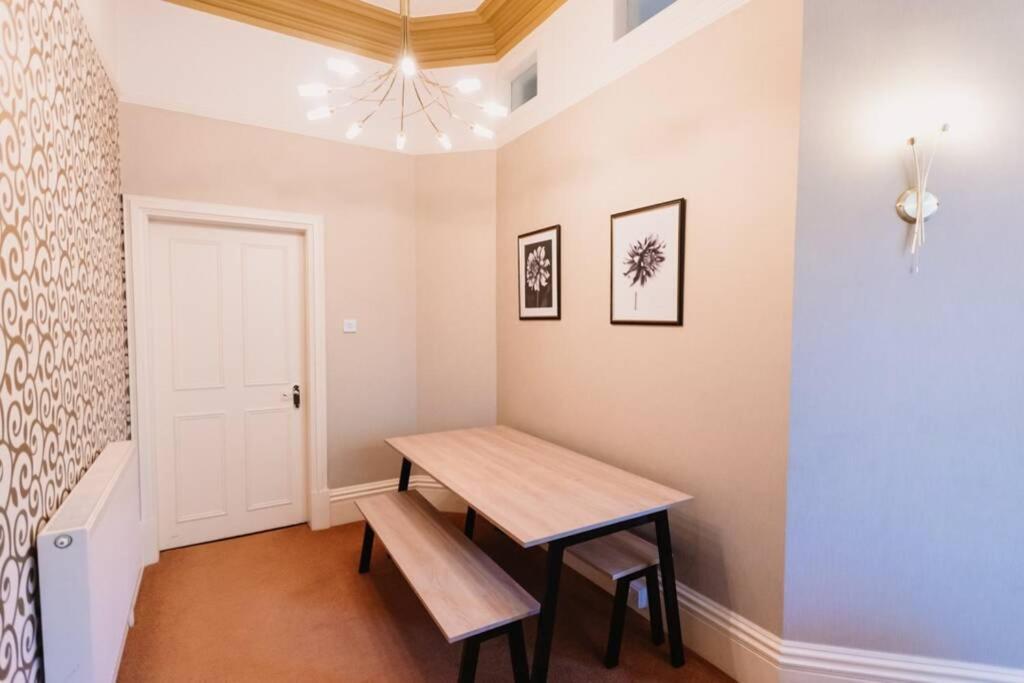 Atholl Apartment - A Unique Apartment In Countryside Park With Wifi And Access To Pool And Bar Perth Eksteriør bilde
