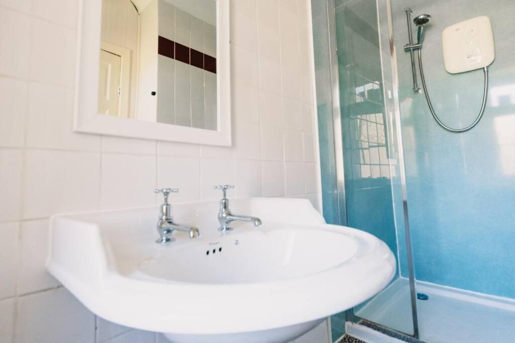 Atholl Apartment - A Unique Apartment In Countryside Park With Wifi And Access To Pool And Bar Perth Eksteriør bilde