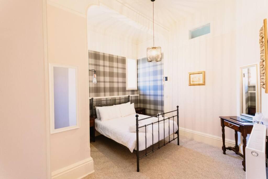 Atholl Apartment - A Unique Apartment In Countryside Park With Wifi And Access To Pool And Bar Perth Eksteriør bilde